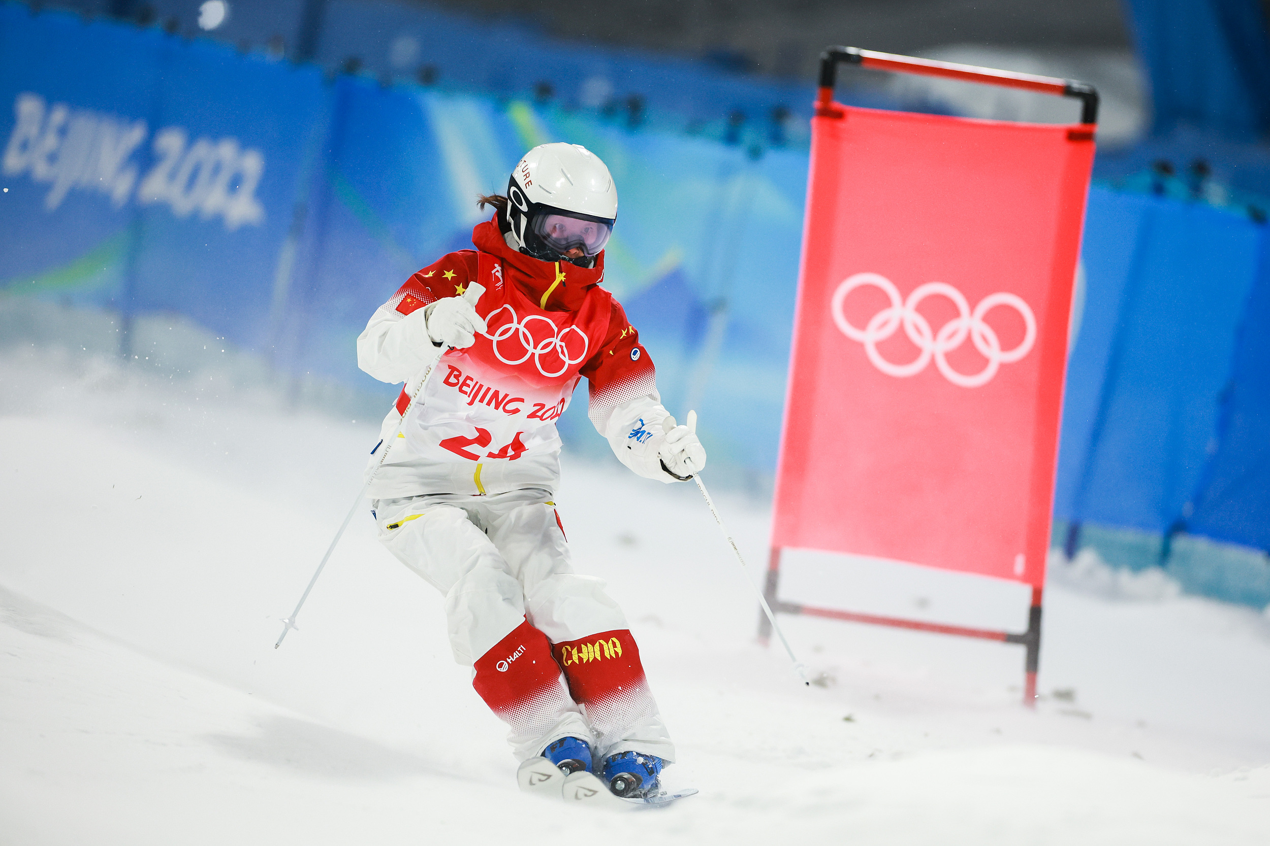 平昌冬奥会女子单板滑雪_平昌冬奥会自由式滑雪女子雪上技巧_冬奥会女子滑雪