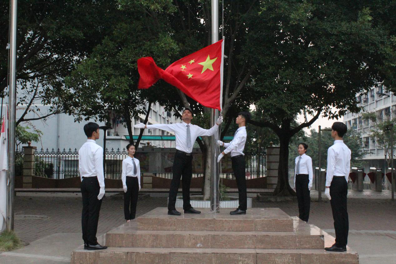 国旗班的认识五十字_国旗班的认识_国旗班认识及自我工作设想